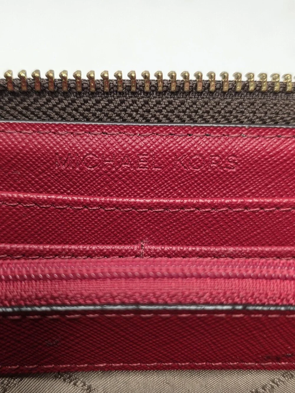 Michael Kors Wallet Brown Signature Jet Set Large Logo Quarter Zip Red Interior